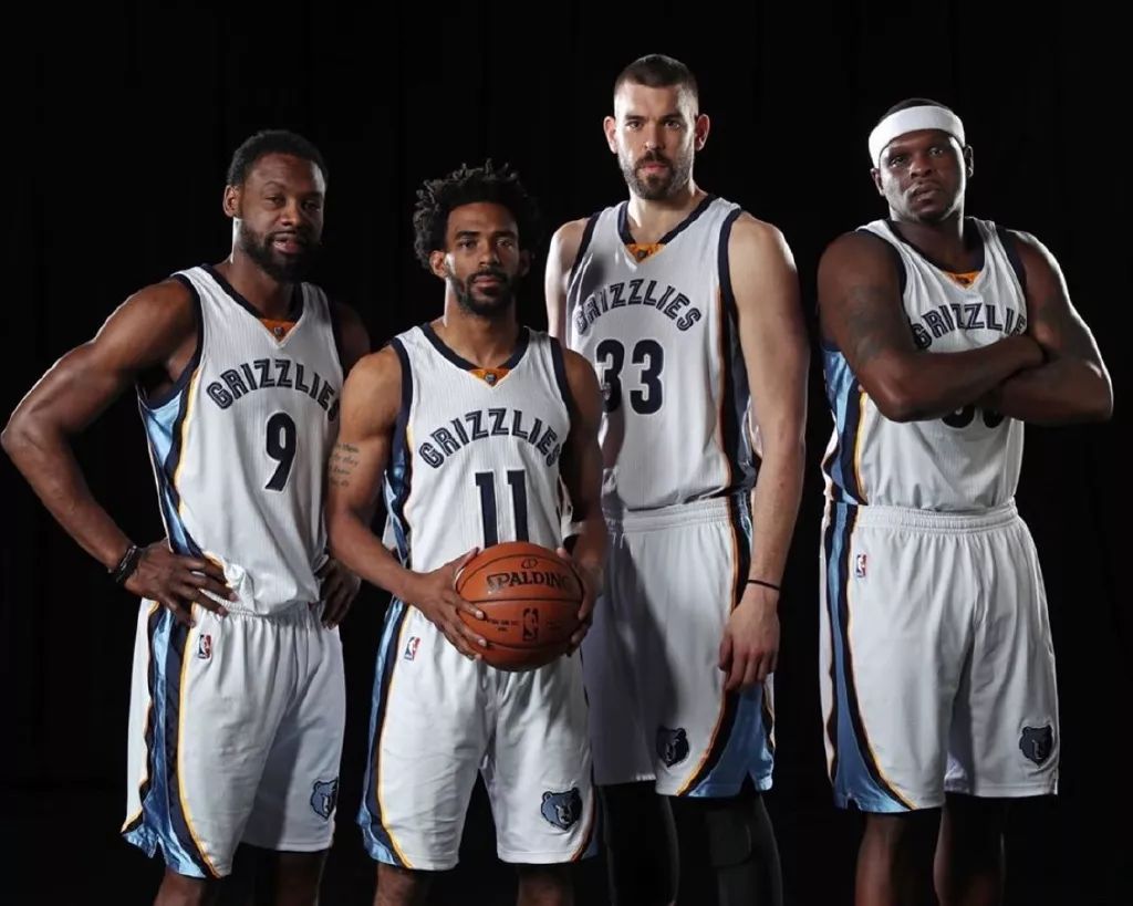 2025中足联颁奖会：国安前锋法比奥获中超最佳射手奖（中足联2025颁奖典礼：国安前锋法比奥荣膺中超金靴）