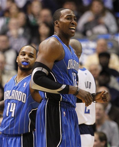 球员不满情绪写在脸上（球员怒气难掩）