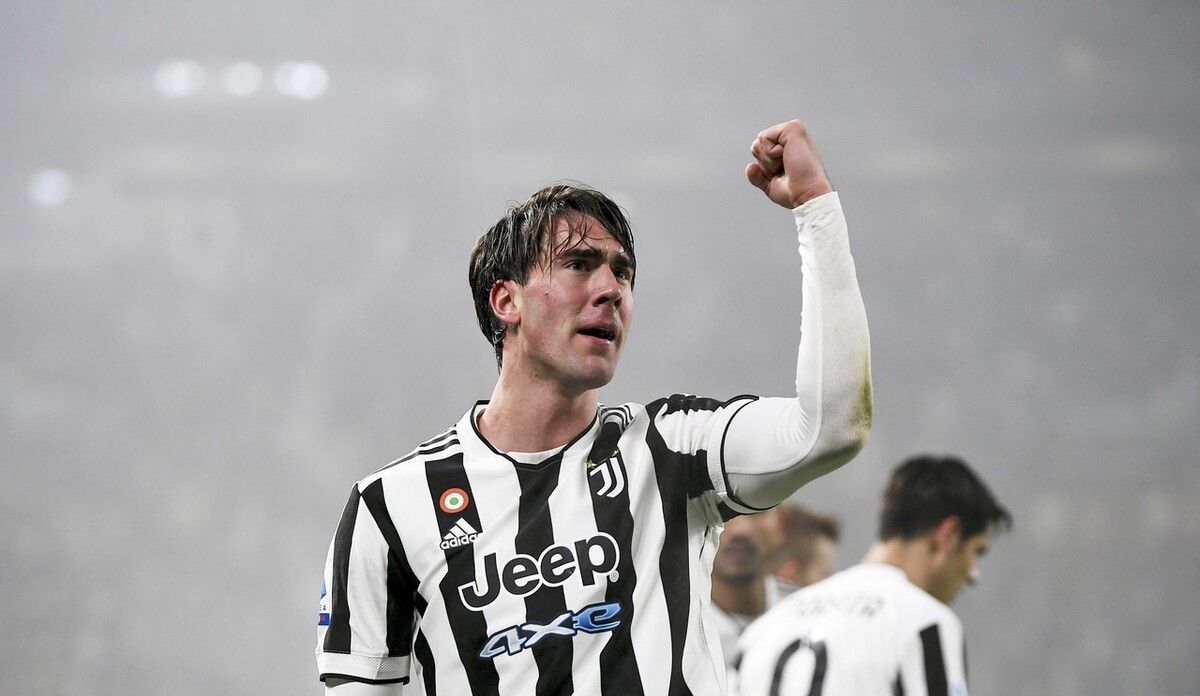 太阳报：森林后卫埃纳在养伤期间和其他球员的女友谈恋爱