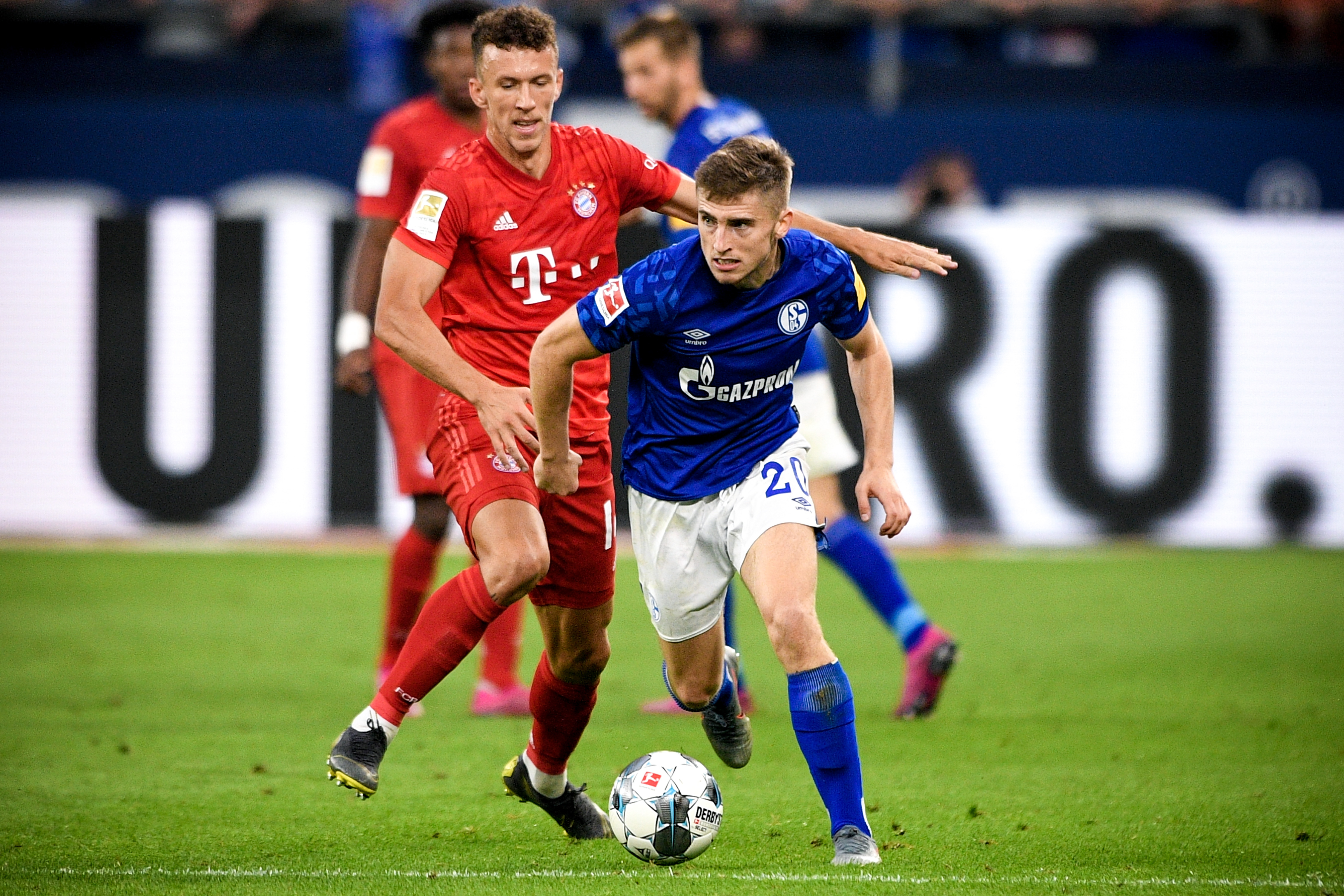 阿斯报：皇马希望与维尼修斯续约，双方正在努力达成最终协议（阿斯报：皇马欲与维尼修斯续约，双方正推进最终协议达成）