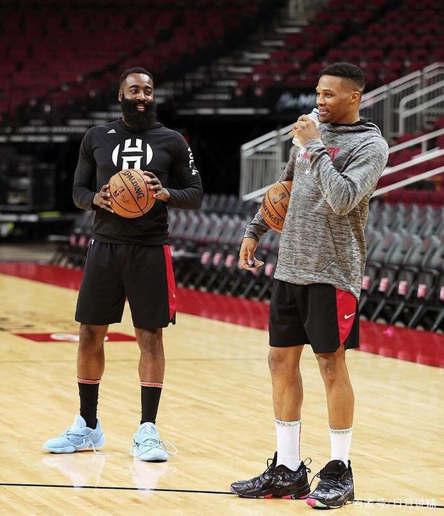 意甲11月最佳球员候选：迈尼昂、劳塔罗、瓦尔迪入选（迈尼昂、劳塔罗、瓦尔迪入围意甲11月最佳球员候选）